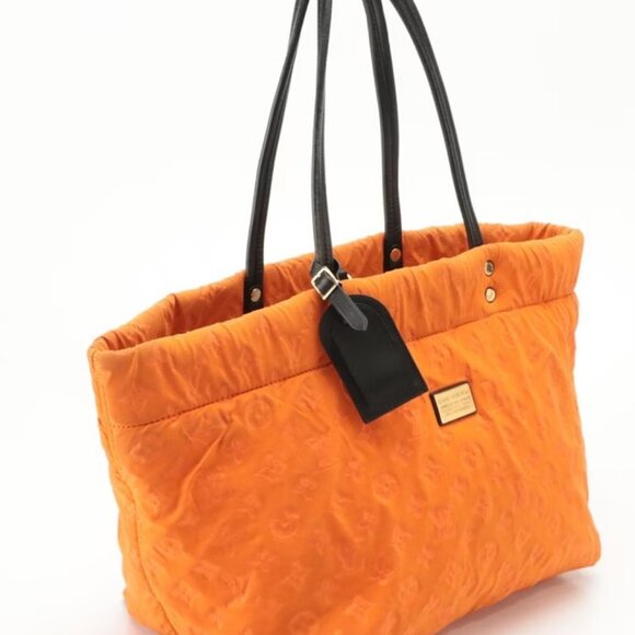 Louis Vuitton Scuba MM Tote in Monogram Neoprene and Leather - Picture 4 of 10